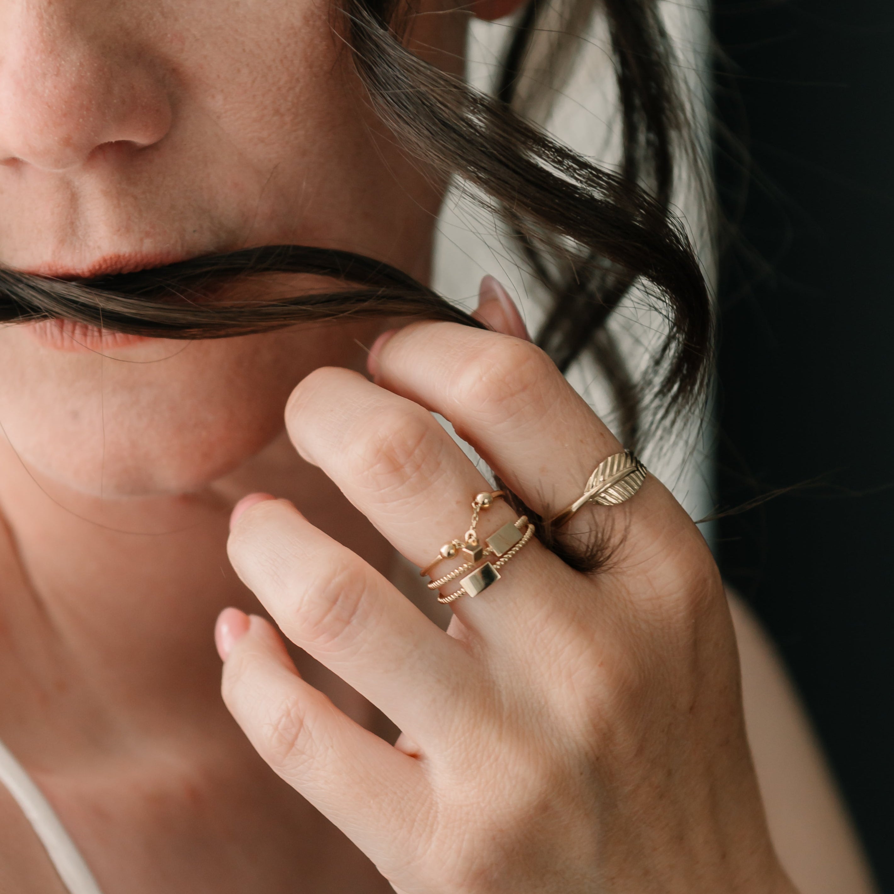 Luxusní zlaté prsteny CREYO z 14karátového zlata – elegantní a nadčasové šperky pro ženy.