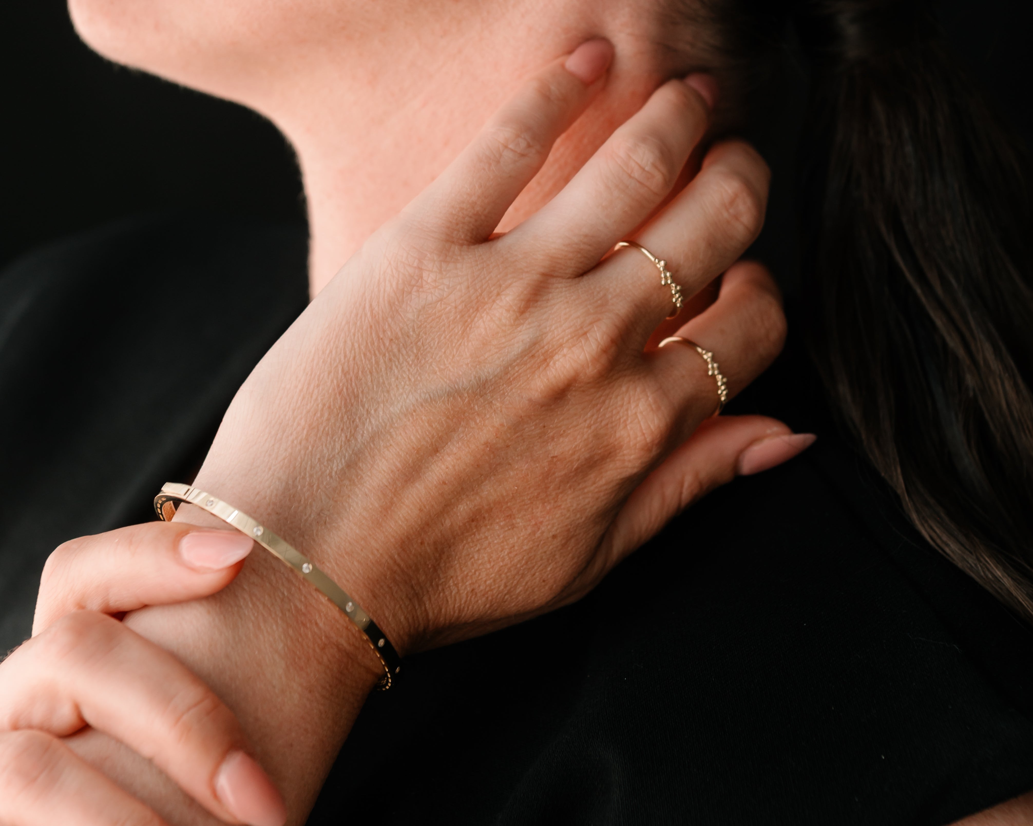 Zlaté náramky CREYO z 14karátového zlata pro ženy.